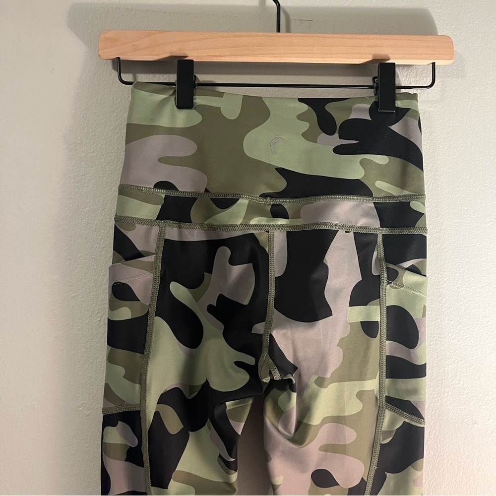 Zyia Active Camo Print Light n Tight Legging Size 2 - Picture 8 of 9